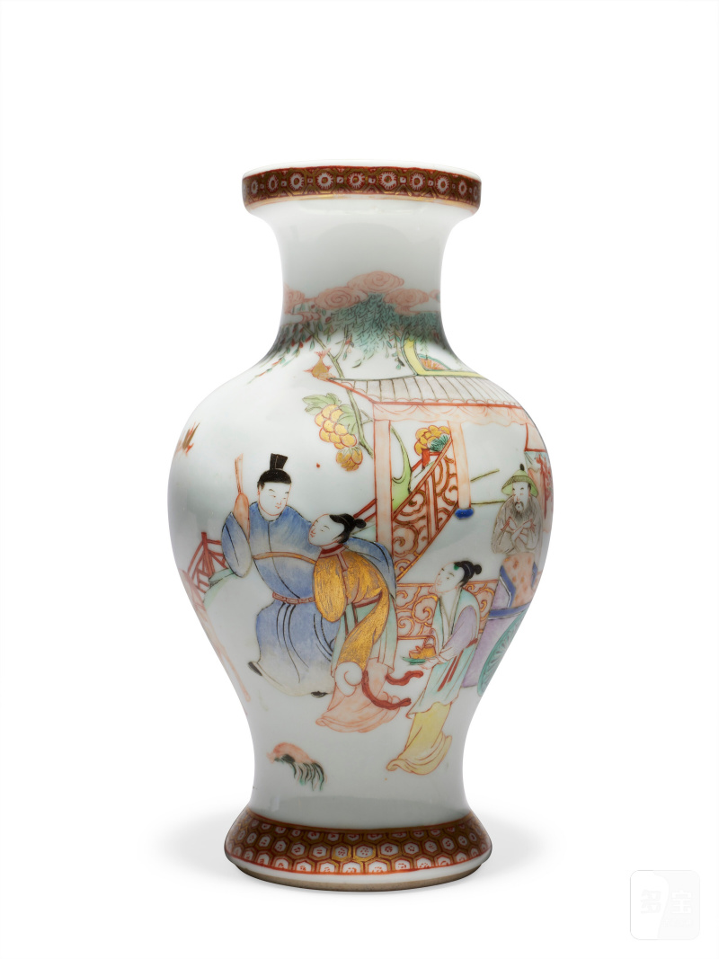 VASE BALUSTRE EN PORCELAINE DE LA FAMILLE ROSE  CHINE, DYNASTIE QING, XIXE SIÈCLE